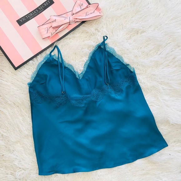 NWT Victoria’s Secret Sequin Cami - Picture 3 of 4